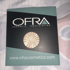 Brand new OFRA Cosmetics mini highlighter